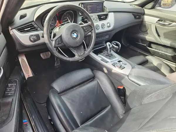 WBALM7C5XGJ799353 2016 BMW Z4 - Image 8