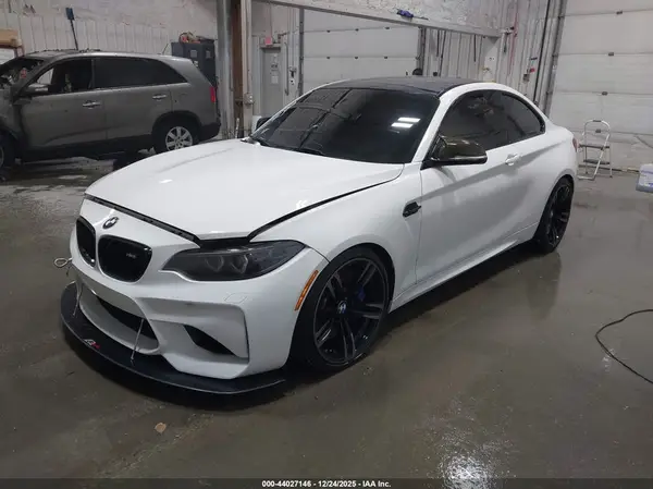 WBS1H9C33HV888113 2017 BMW M2 - Image 2