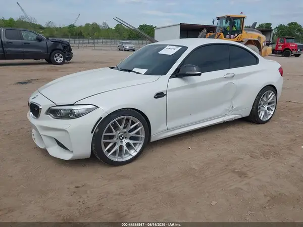 WBS1J5C52JVA12723 2018 BMW M2 - Image 2