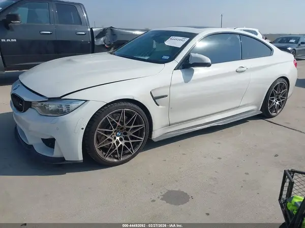 WBS3R9C31HA014324 2017 BMW M4 - Image 2