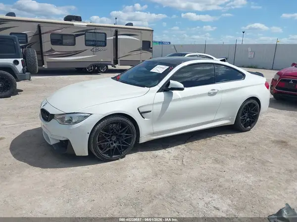 WBS3R9C33HA014356 2017 BMW M4 - Image 2