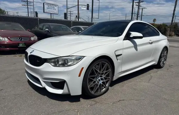 WBS3R9C37HA014294 2017 BMW M4 - Image 2