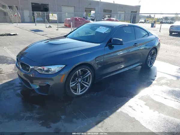 WBS3R9C54HK709456 2017 BMW M4 - Image 2