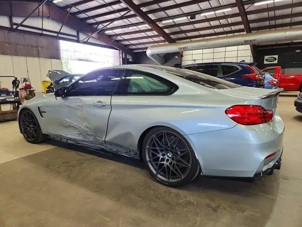 WBS3R9C58HK709122 2017 BMW M4 - Image 2