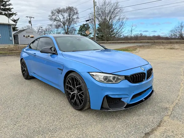 WBS3R9C58HK709203 2017 BMW M4 - Image 2