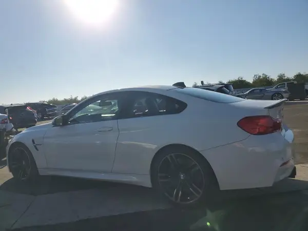WBS3R9C5XGK338382 2016 BMW M4 - Image 2
