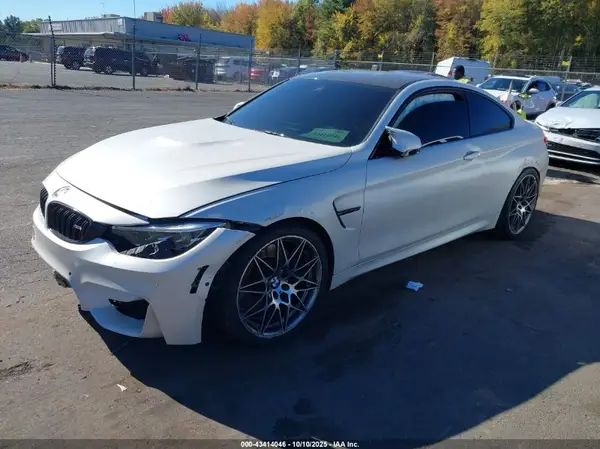 WBS4Y9C0XLFH46575 2020 BMW M4 - Image 2