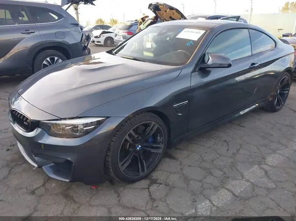 WBS4Y9C53JAC86262 2018 BMW M4 - Image 2