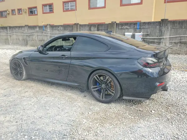 WBS4Y9C53JAC87637 2018 BMW M4 - Image 2