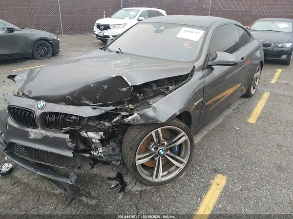 WBS4Y9C55JAC86263 2018 BMW M4 - Image 2