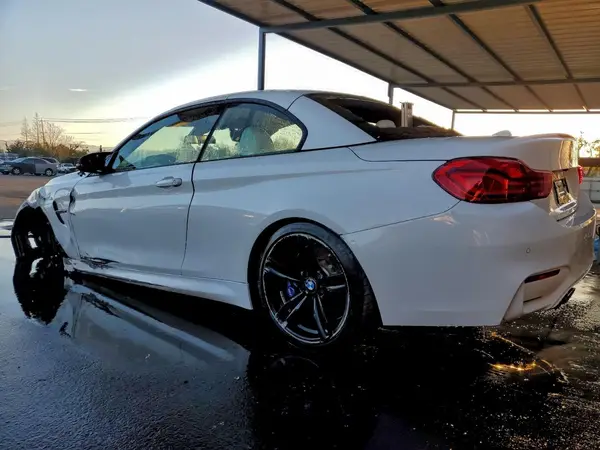 WBS4Z9C51JED22987 2018 BMW M4 - Image 2