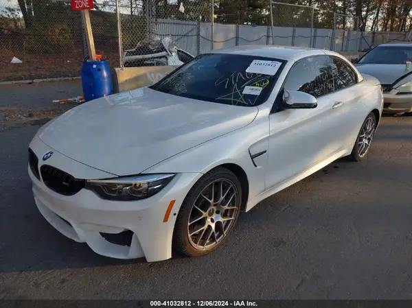 WBS4Z9C55KEJ63812 2019 BMW M4 - Image 2