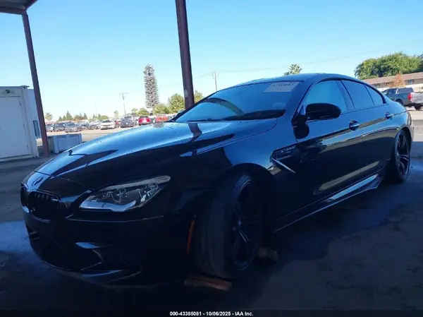 WBS6E9C3XHG437537 2017 BMW M6 - Image 2