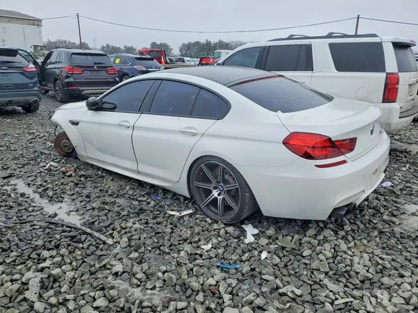 WBS6E9C50JG808356 2018 BMW M6 - Image 2