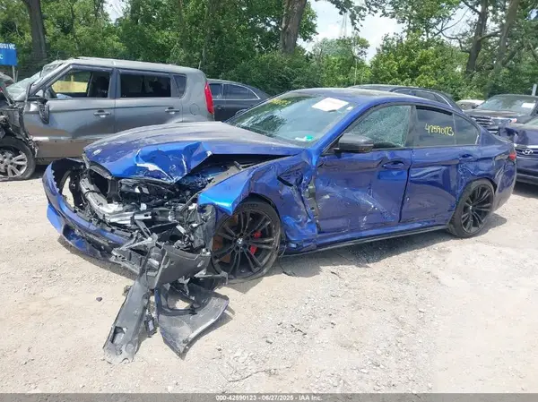 WBS83CH01MCF67835 2021 BMW M5 - Image 2