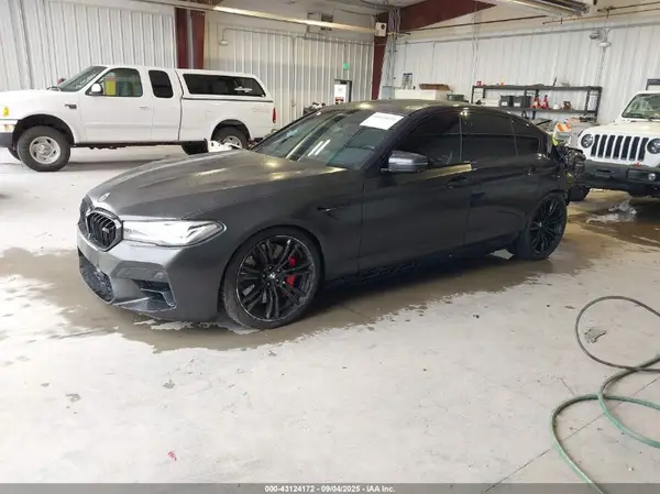 WBS83CH01MCF67995 2021 BMW M5 - Image 2