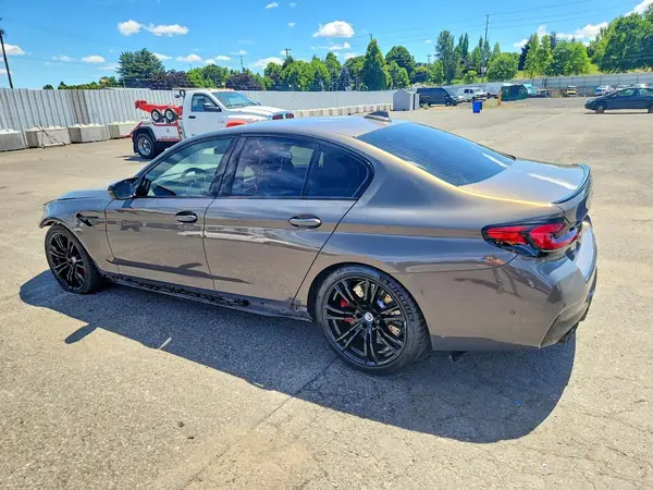 WBS83CH04NCK94954 2022 BMW M5 - Image 2