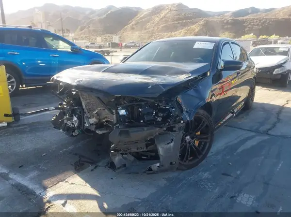 WBS83CH06NCK27725 2022 BMW M5 - Image 2