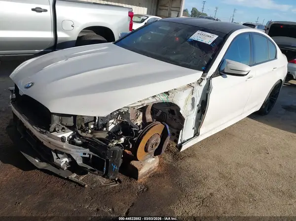 WBS83CH09MCF39474 2021 BMW M5 - Image 2