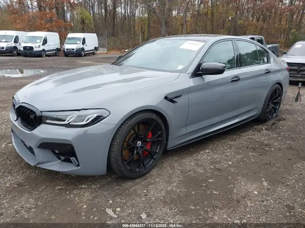 WBS83CH0XNCL02328 2022 BMW M5 - Image 2