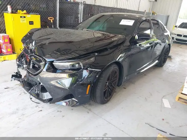 WBS83FK02SCT90717 2025 BMW M5 - Image 2