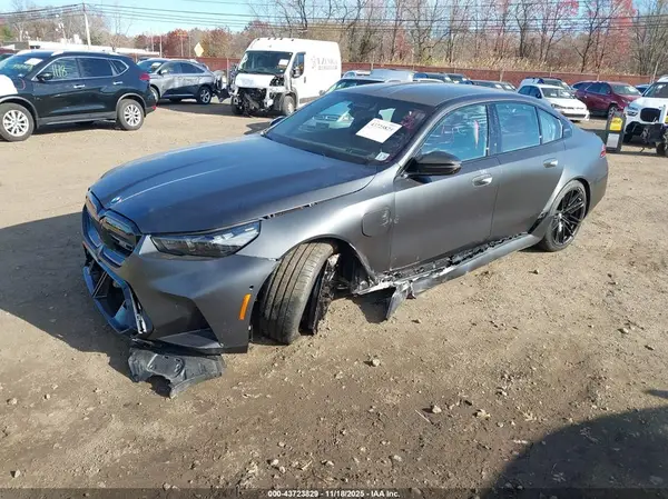 WBS83FK02SCU36580 2025 BMW M5 - Image 2