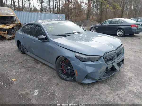 WBS83FK09TCV27752 2026 BMW M5 - Image 1