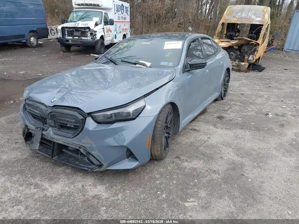 WBS83FK09TCV27752 2026 BMW M5 - Image 2