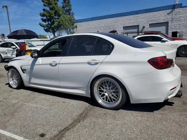 WBS8M9C56J5J79628 2018 BMW M3 - Image 2