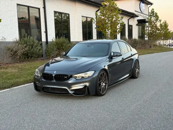 WBS8M9C59H5G84818 2017 BMW M3 - Image 2