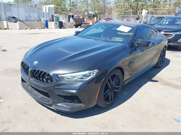 WBSAE0C02NCG97416 2022 BMW M8 - Image 2
