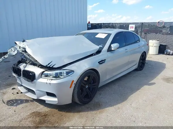 WBSFV9C59GD595742 2016 BMW M5 - Image 2