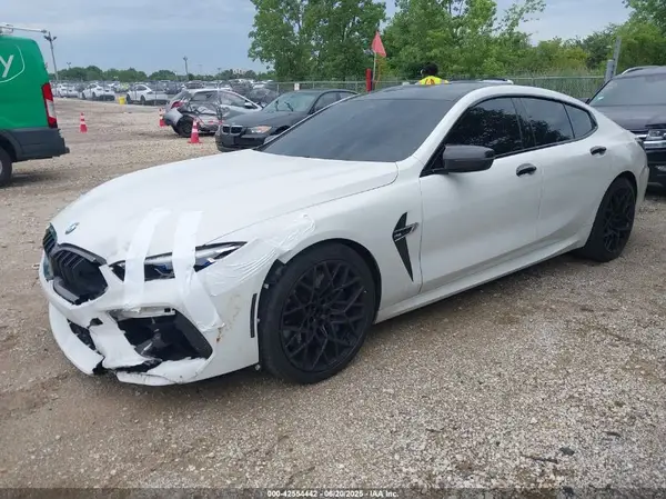 WBSGV0C02MCF33723 2021 BMW M8 - Image 2