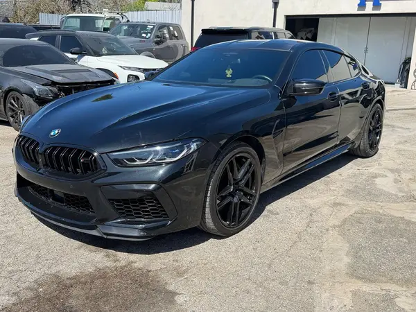 WBSGV0C02SCT39039 2025 BMW M8 - Image 2