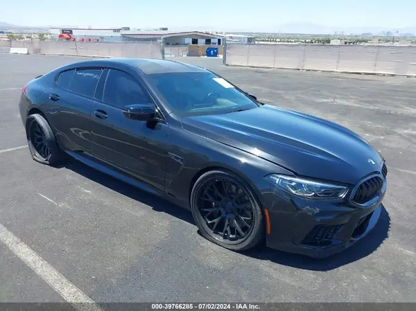 WBSGV0C03NCG97421 2022 BMW M8 - Image 1