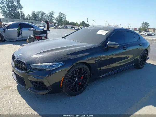 WBSGV0C03NCH33883 2022 BMW M8 - Image 2