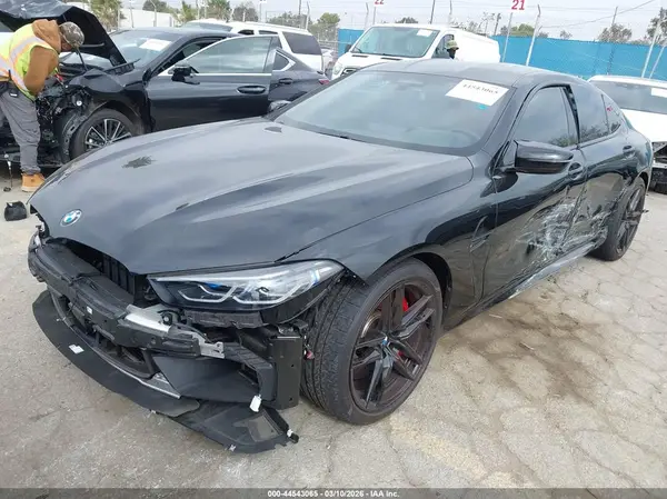 WBSGV0C05SCT69698 2025 BMW M8 - Image 2
