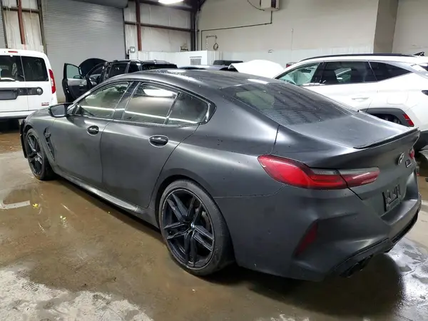 WBSGV0C06MCF16651 2021 BMW M8 - Image 2