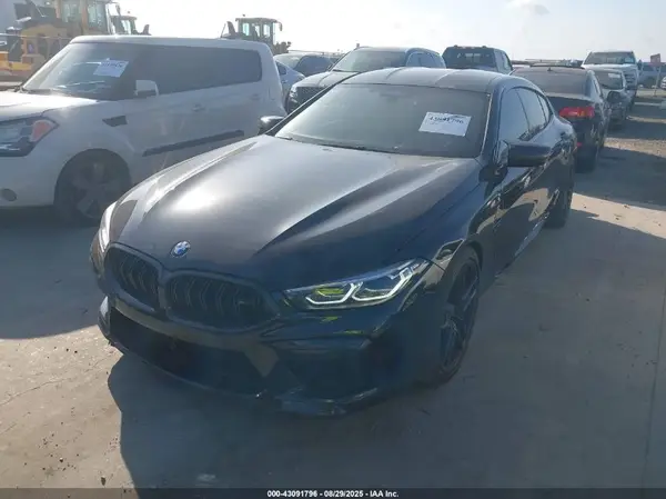 WBSGV0C06MCF63758 2021 BMW M8 - Image 2