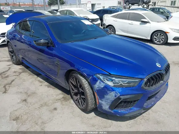 WBSGV0C08PCM46037 2023 BMW M8