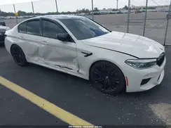 WBSJF0C50KB285762 2019 BMW M5