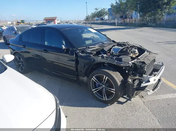 WBSJF0C52KB285892 2019 BMW M5