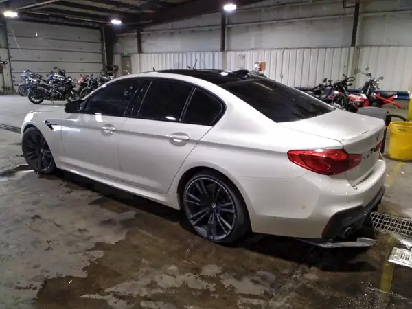 WBSJF0C53KB446833 2019 BMW M5 - Image 2
