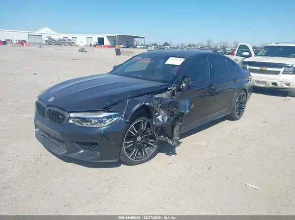 WBSJF0C54JB282104 2018 BMW M5 - Image 2