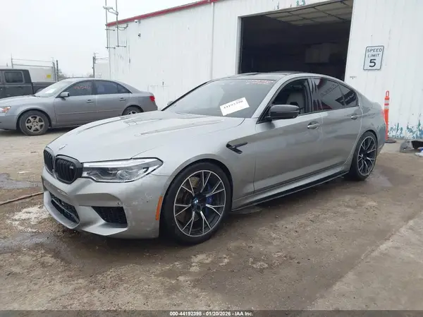 WBSJF0C54KB285375 2019 BMW M5 - Image 2