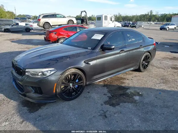 WBSJF0C57JB282775 2018 BMW M5 - Image 2