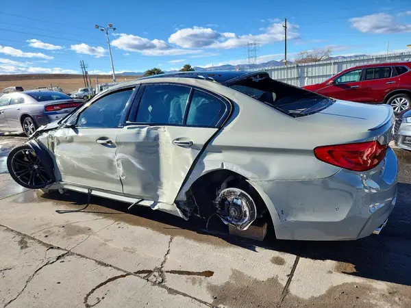 WBSJF0C57JB283070 2018 BMW M5 - Image 2