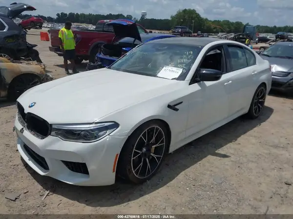 WBSJF0C57KB447208 2019 BMW M5 - Image 2