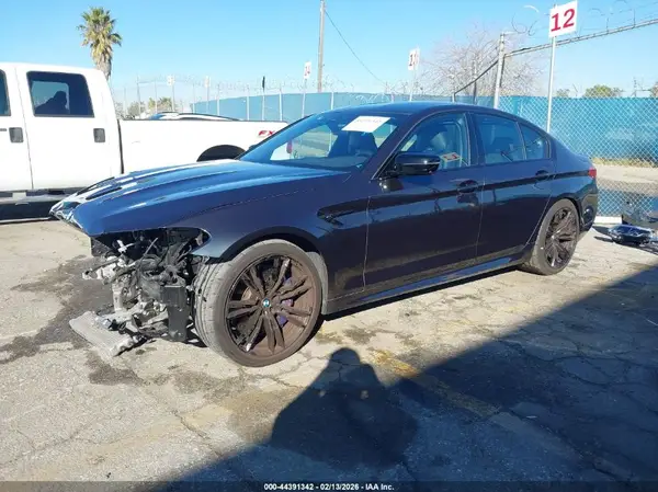 WBSJF0C58KB447976 2019 BMW M5 - Image 2