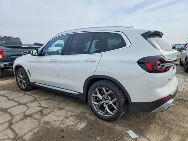 WBX57DP05NN126012 2022 BMW X3 - Image 2